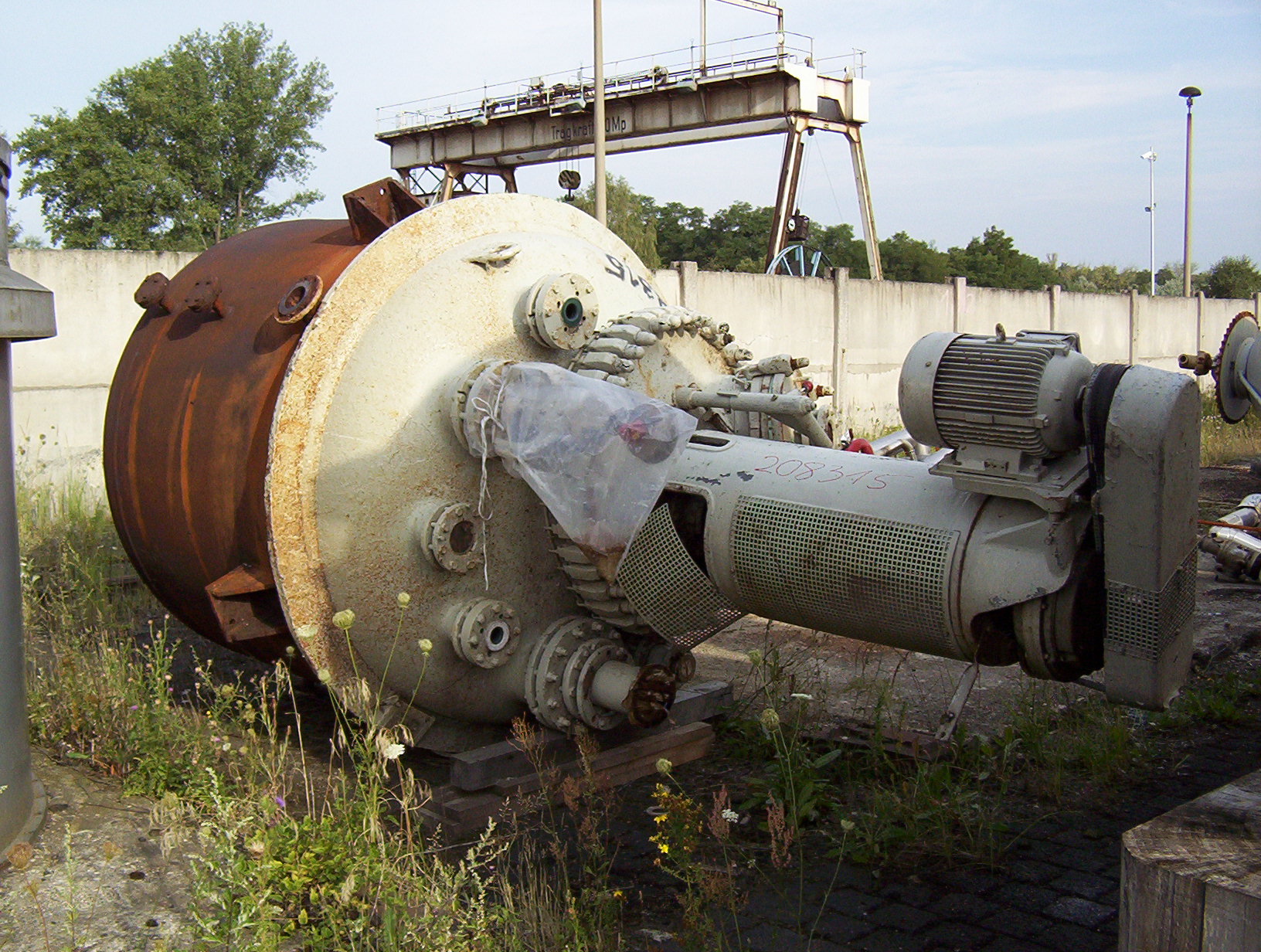 IPP# 208315, 4,000 L (1,057 gallons)  Glasslined Batch-Type Agitated Reactor For Sale