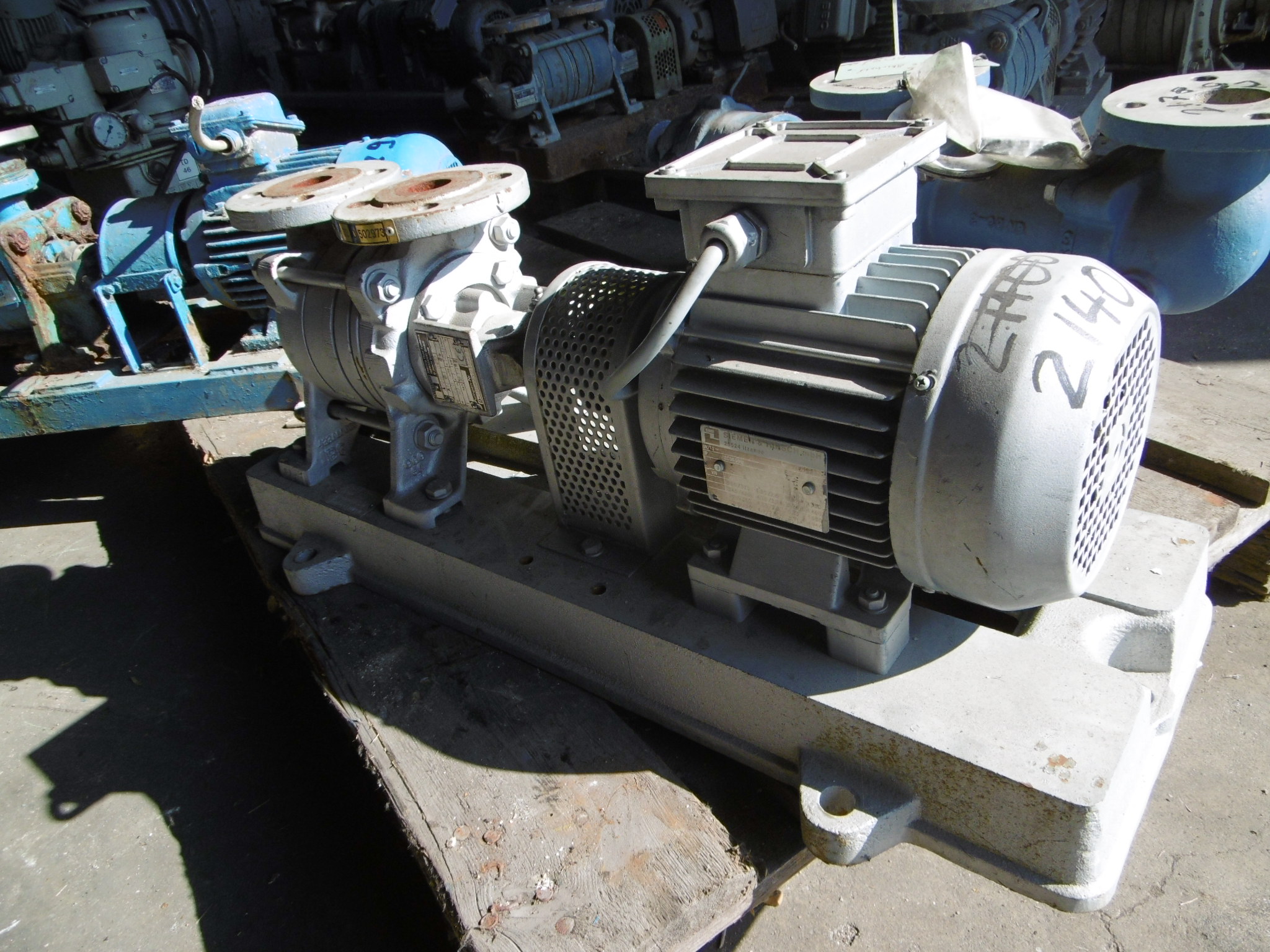 IPP# 214011, 3.5 m3/h (2.1 CFM)    Pump-Vacuum For Sale