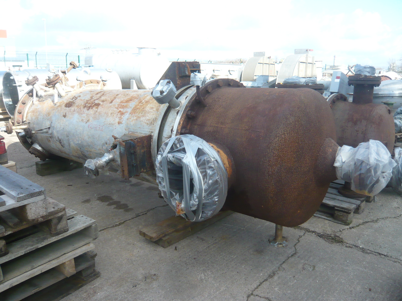 IPP# 214132, 85 m² (914.9 ft²)  Stainless Steel Austentic Shell and Tube Heat Exchanger For Sale