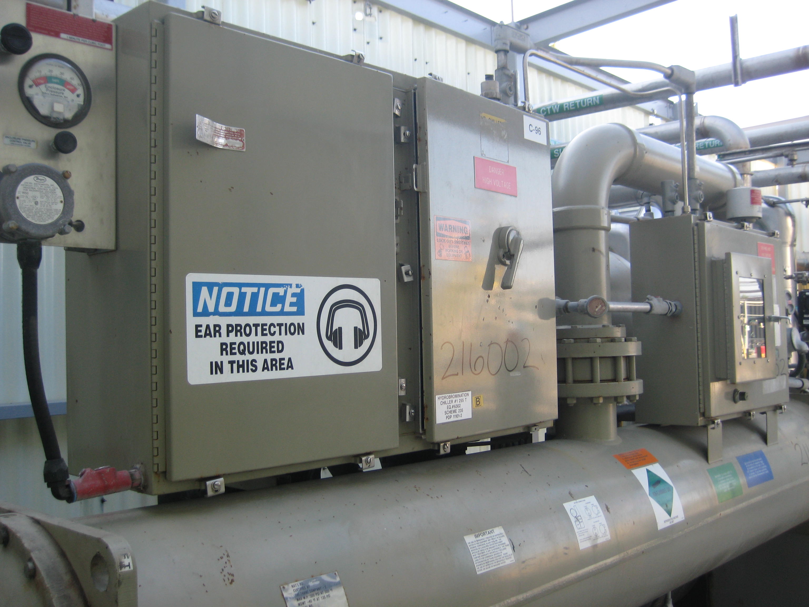 IPP# 216002, 771,107 kcal/h (255 Ref. Ton)   Low Temp Chiller For Sale