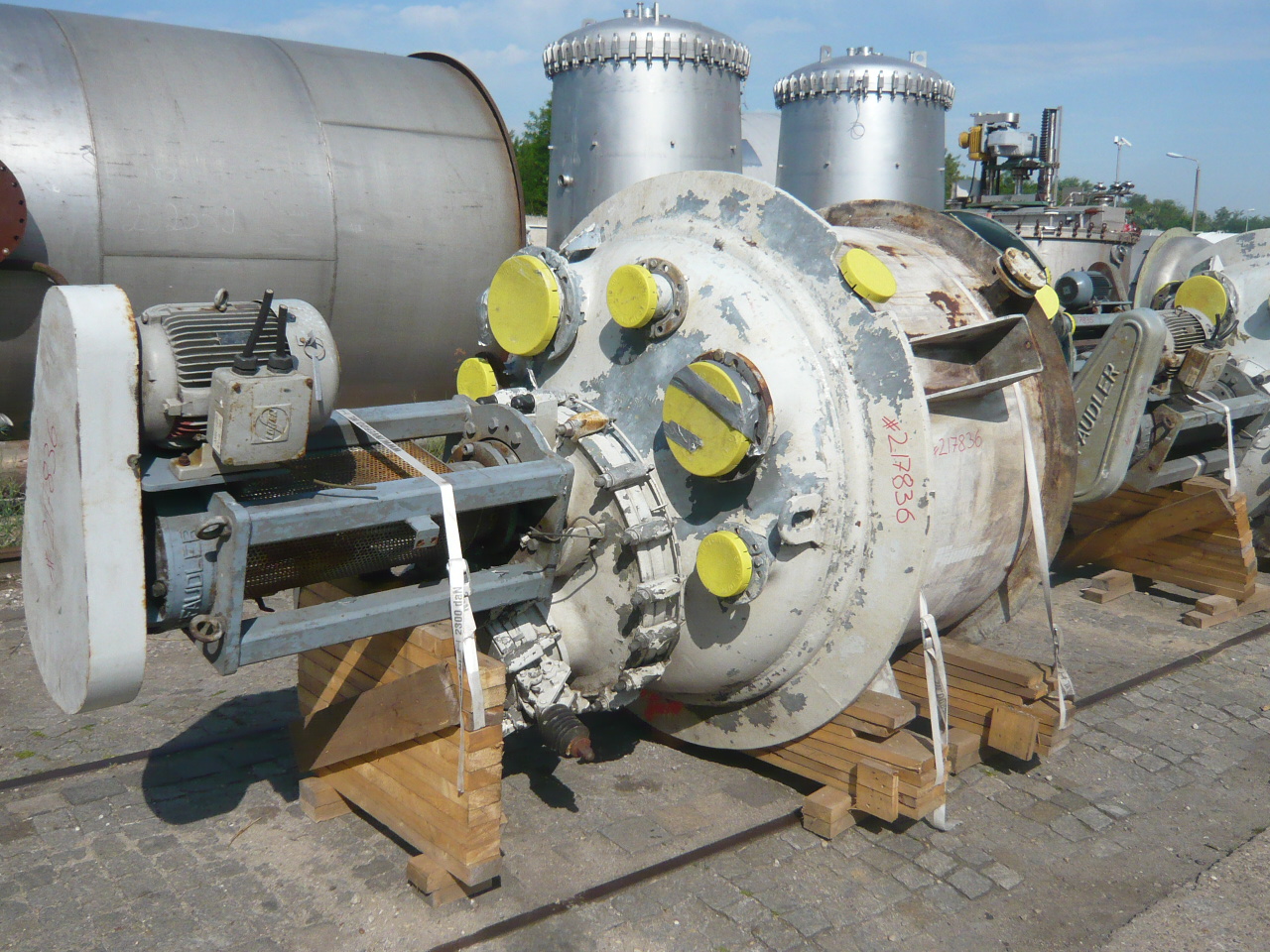 IPP# 217836, 2,050 L (541.6 gallons)  Glasslined Batch-Type Agitated Reactor For Sale