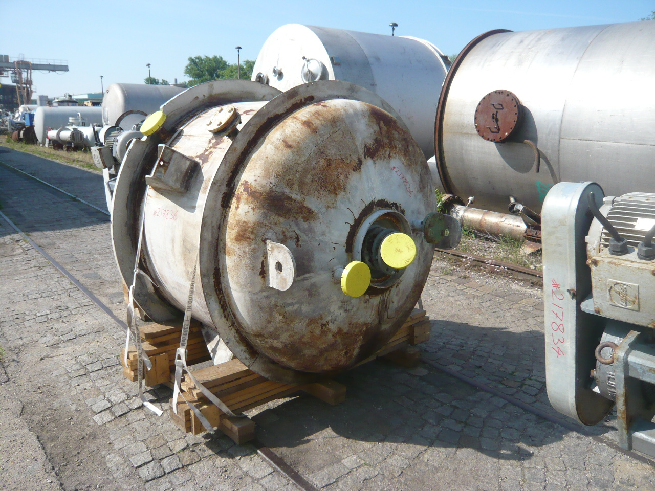 IPP# 217836, 2,050 L (541.6 gallons)  Glasslined Batch-Type Agitated Reactor For Sale