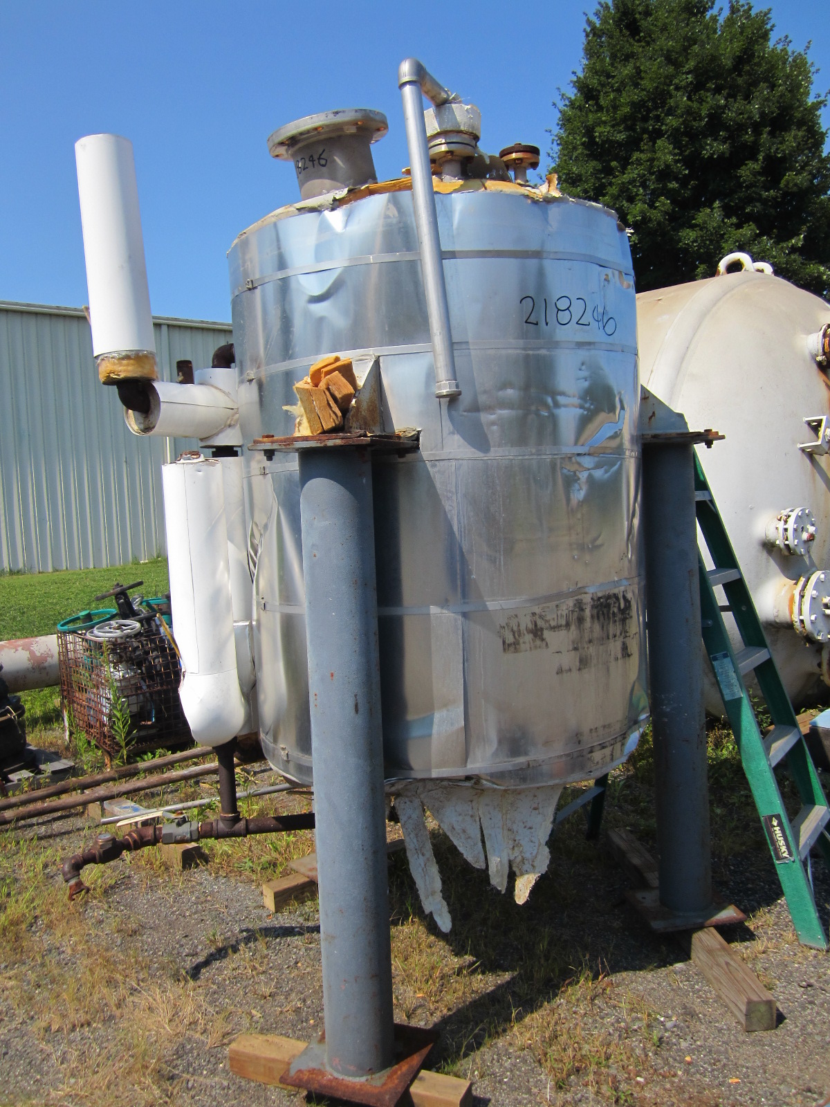 IPP# 218246, 1,136 L (300 gallons)  Stainless Steel 304 Batch-Type Agitated Reactor For Sale