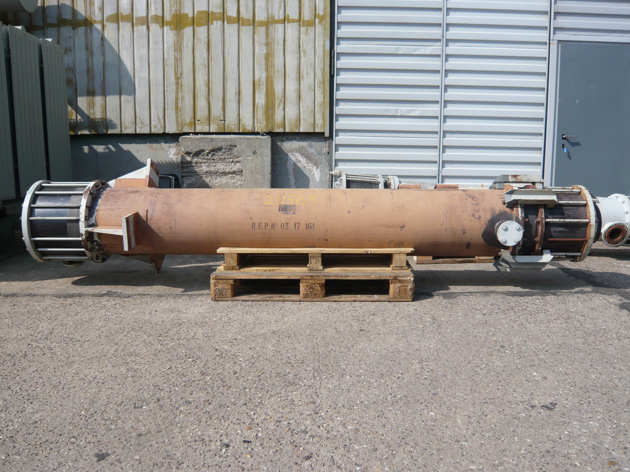 IPP# 211569, 10 m² (107.6 ft²)  Graphite Shell and Tube Heat Exchanger For Sale