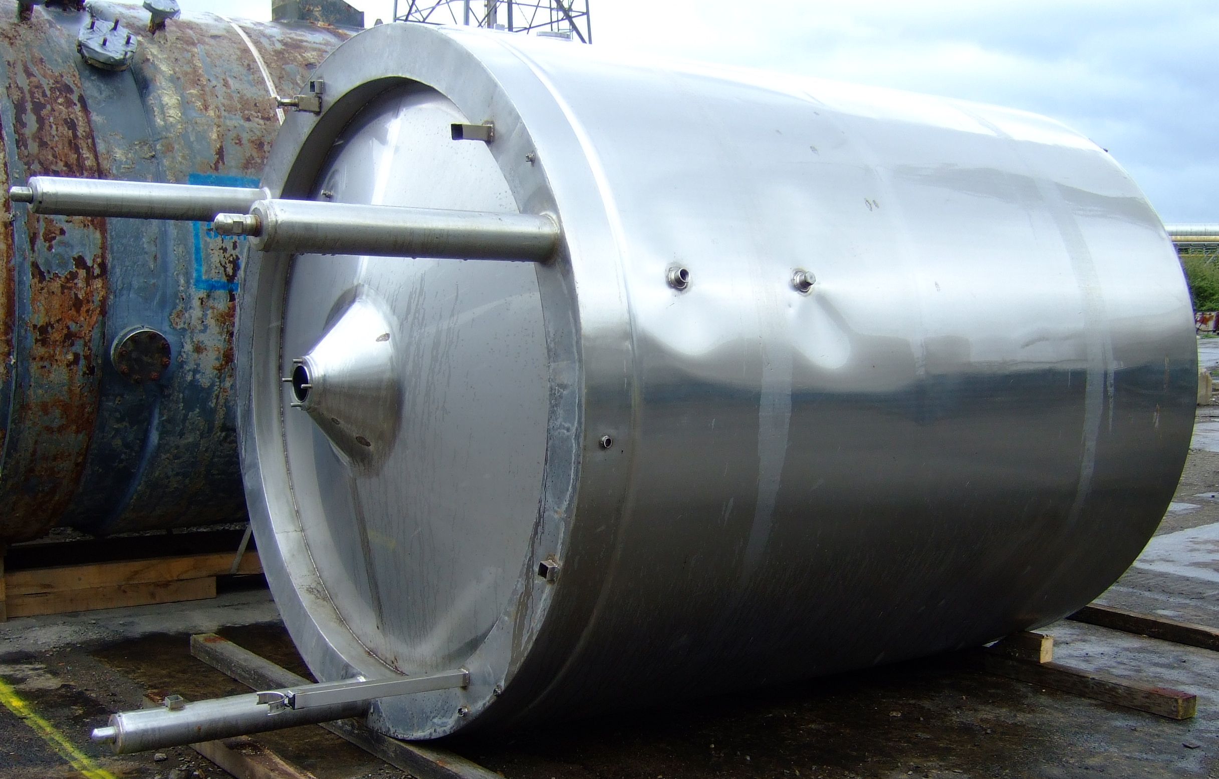 IPP# 211958, 10,000 L (2,642 gallons)  Stainless Steel 316  Tank For Sale