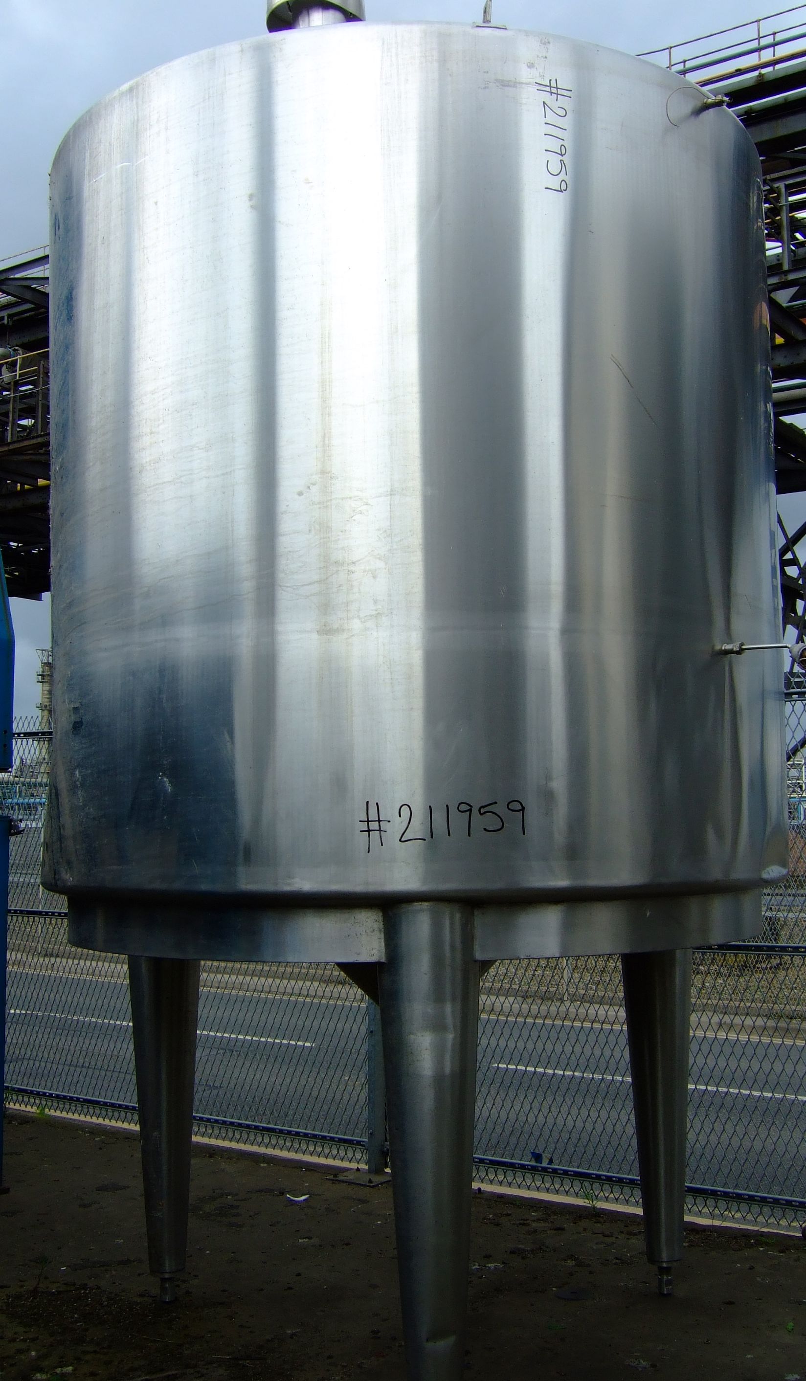 IPP# 211959, 8,000 L (2,113 gallons)  Stainless Steel 321  Tank For Sale