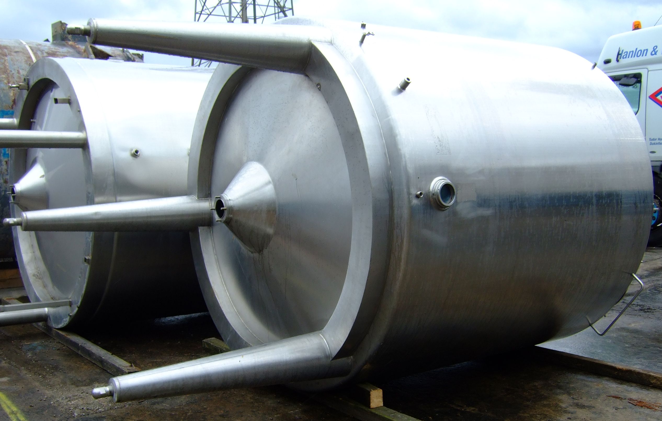 IPP# 211959, 8,000 L (2,113 gallons)  Stainless Steel 321  Tank For Sale