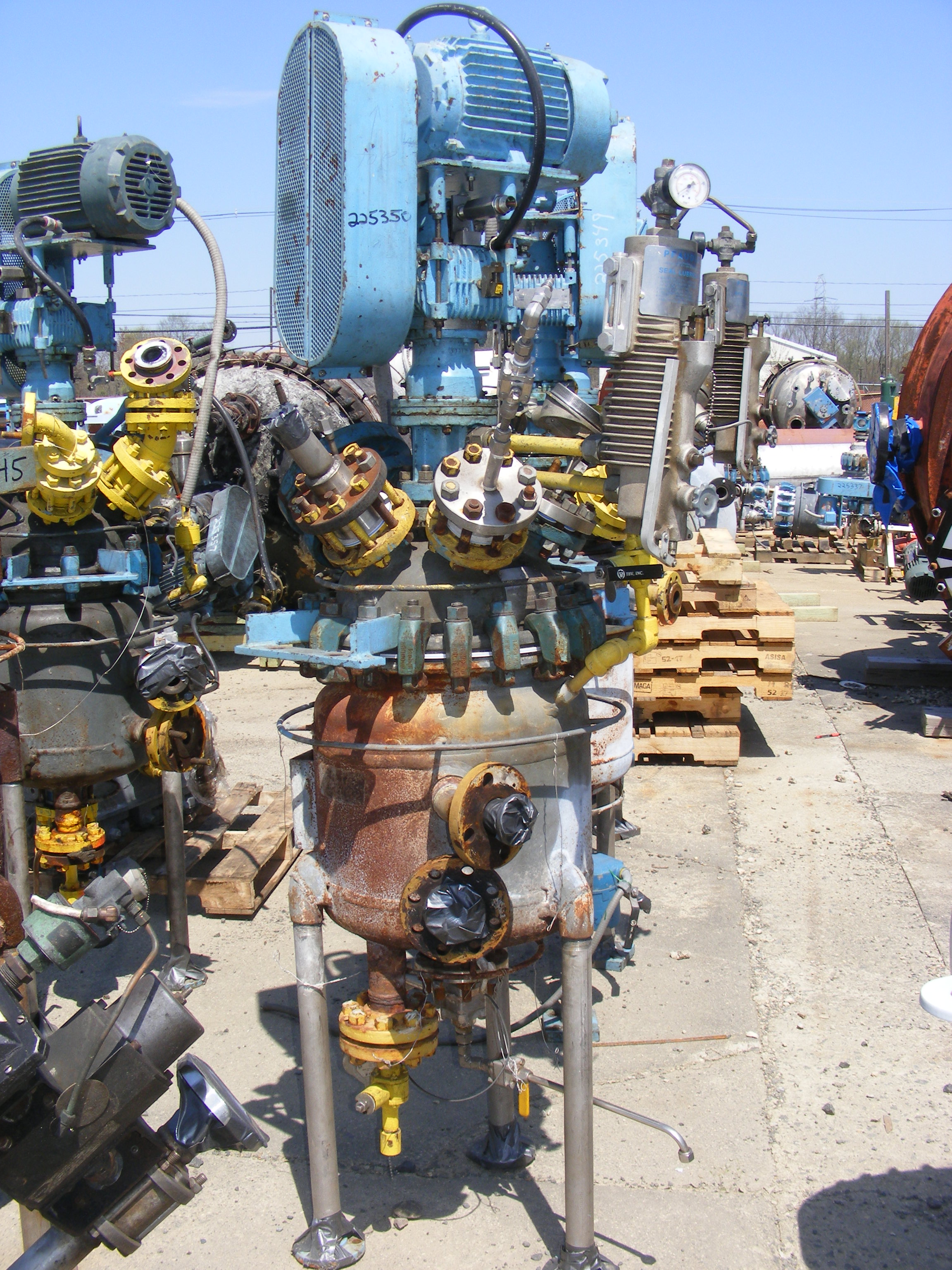  Batch-Type Agitated Reactor 37.9 L (10 gallons) Glasslined For Sale - IPP# 225350