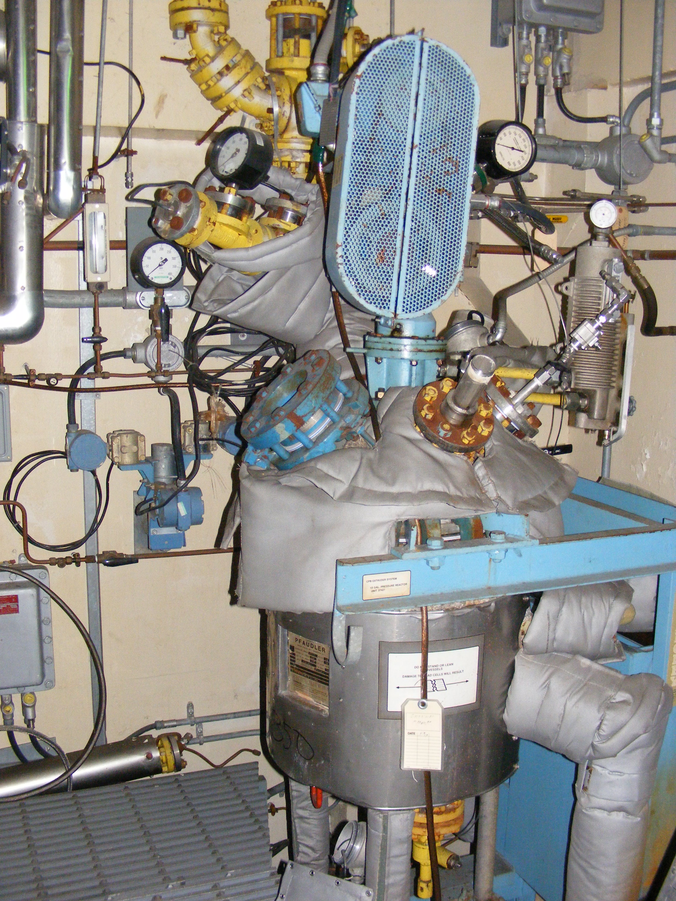  Batch-Type Agitated Reactor 37.9 L (10 gallons) Glasslined For Sale - IPP# 225350