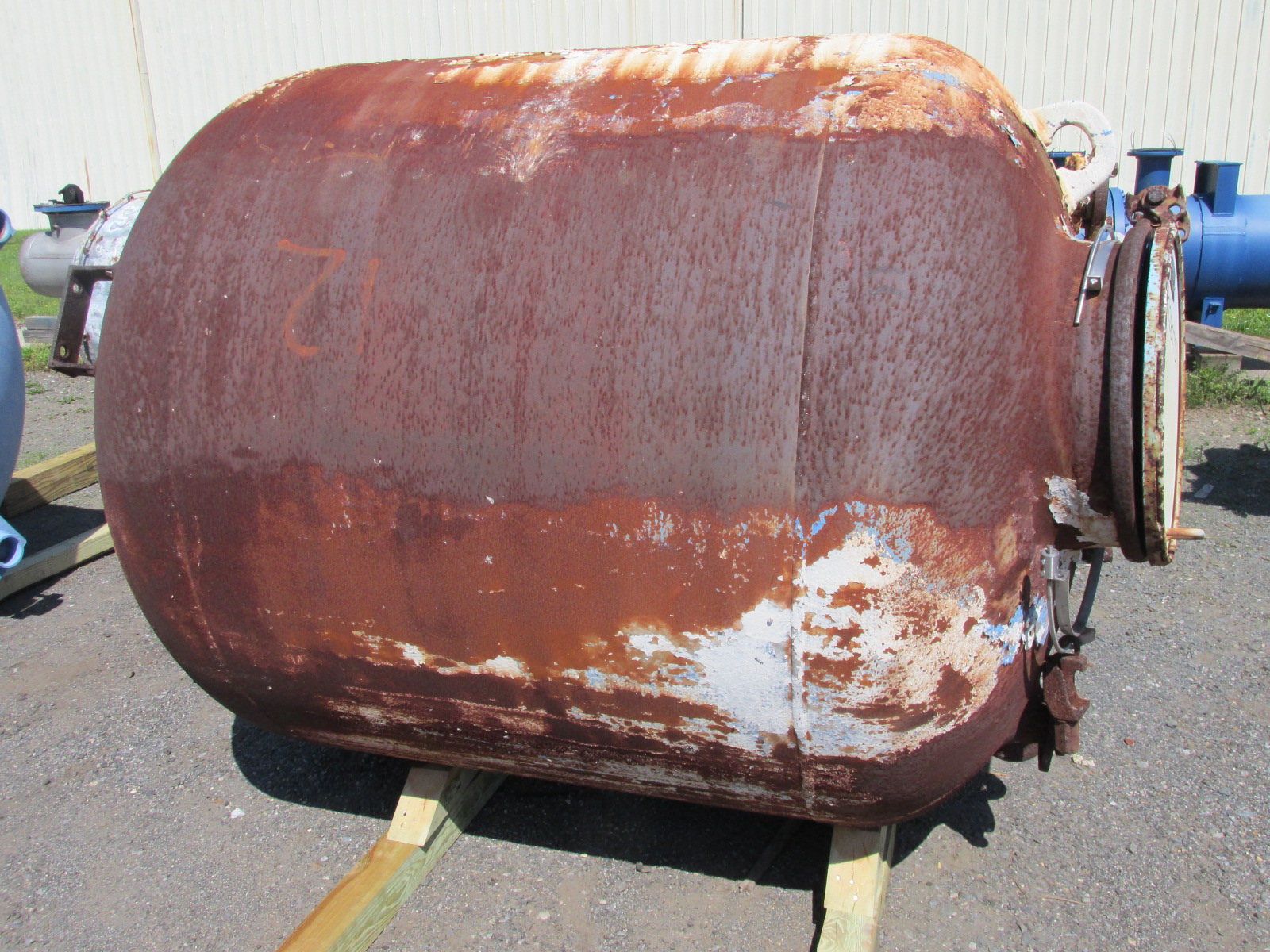 IPP# 228075, 2,650 L (700 gallons)  Glasslined  Tank For Sale