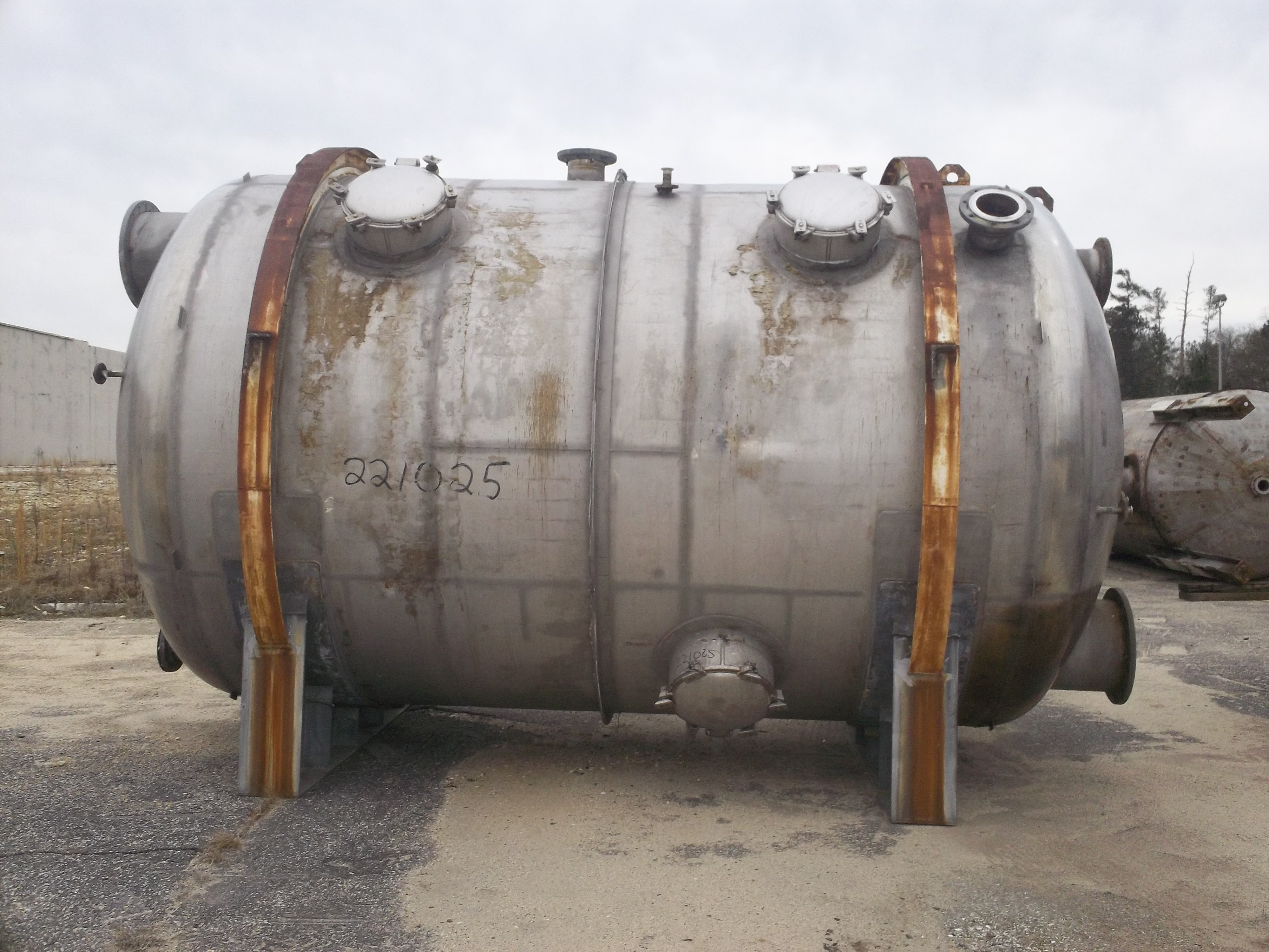 IPP# 221025, 42,234 L (11,157 gallons)  Stainless Steel 304  Tank For Sale