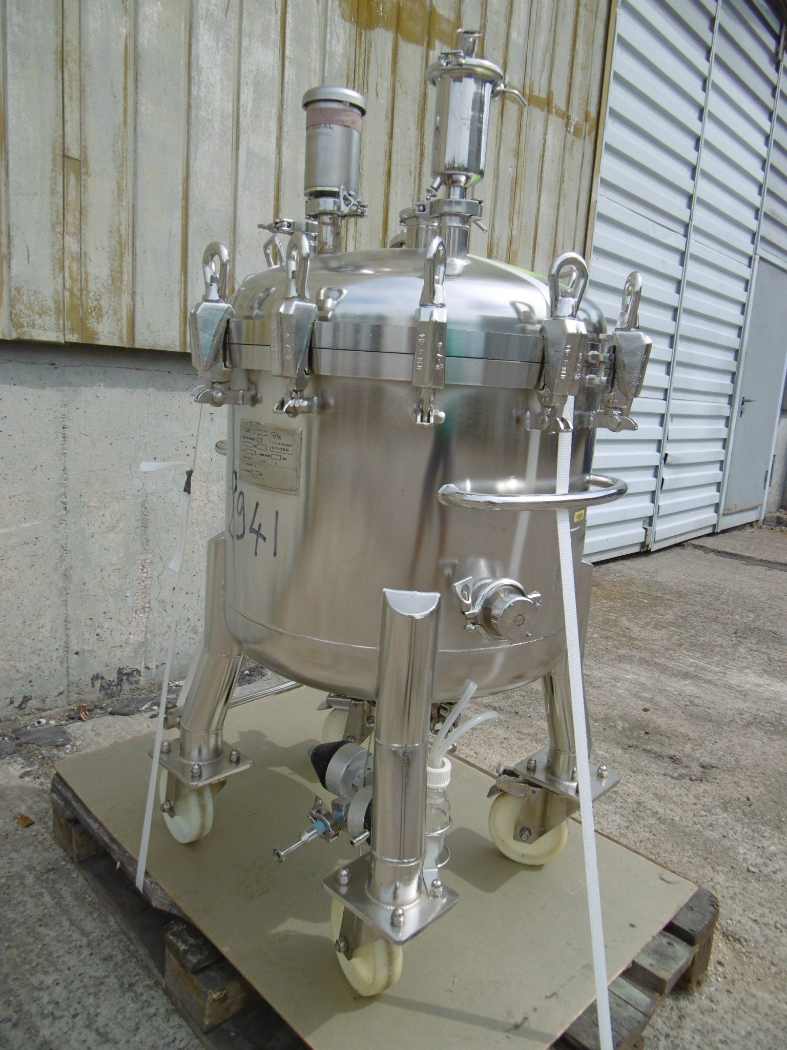 IPP# 222941, 121.1 L (32 gallons)  Stainless Steel 316  Tank For Sale