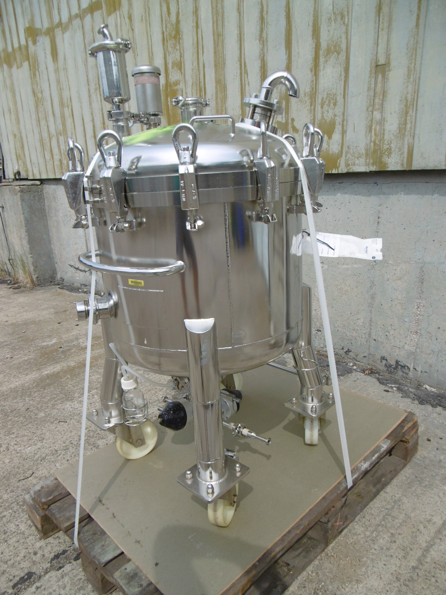 IPP# 222941, 121.1 L (32 gallons)  Stainless Steel 316  Tank For Sale