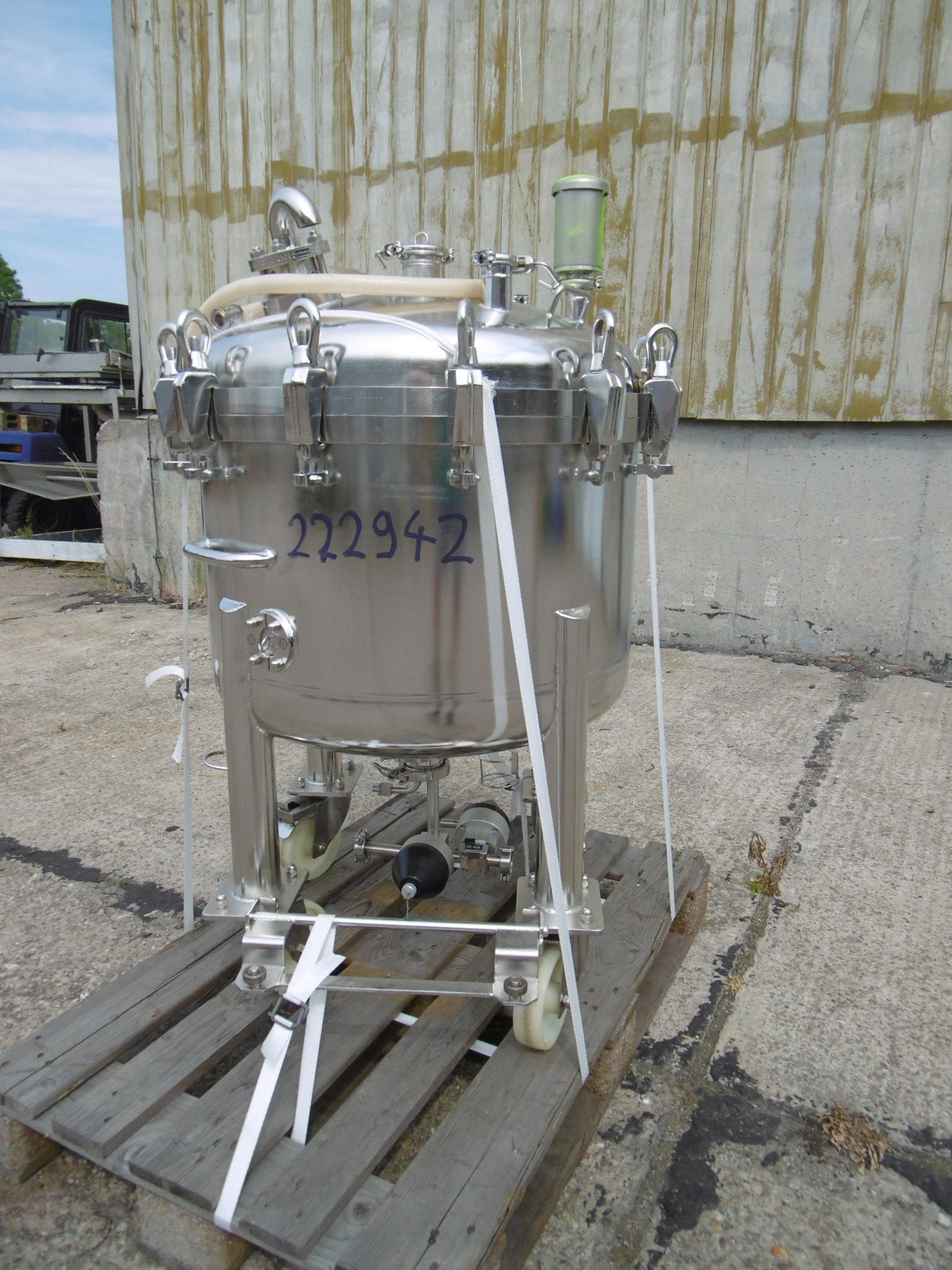 IPP# 222942, 174.1 L (46 gallons)  Stainless Steel 316  Tank For Sale