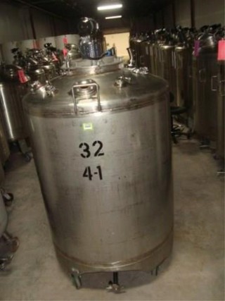 Stainless Steel 304 Apache Stainless Equipment Corp. Tank