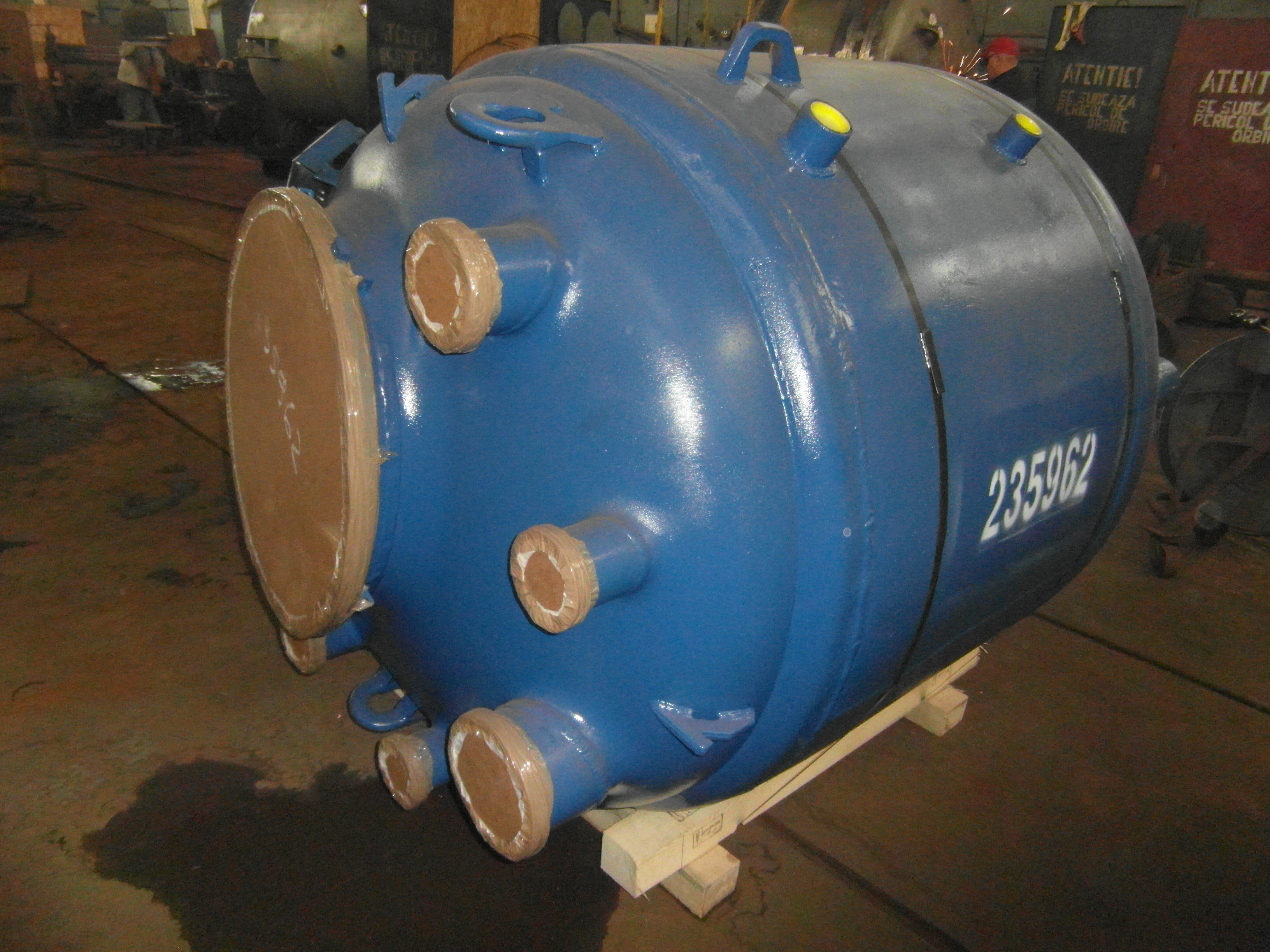 IPP# 235962, 1,136 L (300 gallons)  Glasslined Batch-Type Agitated Reactor For Sale