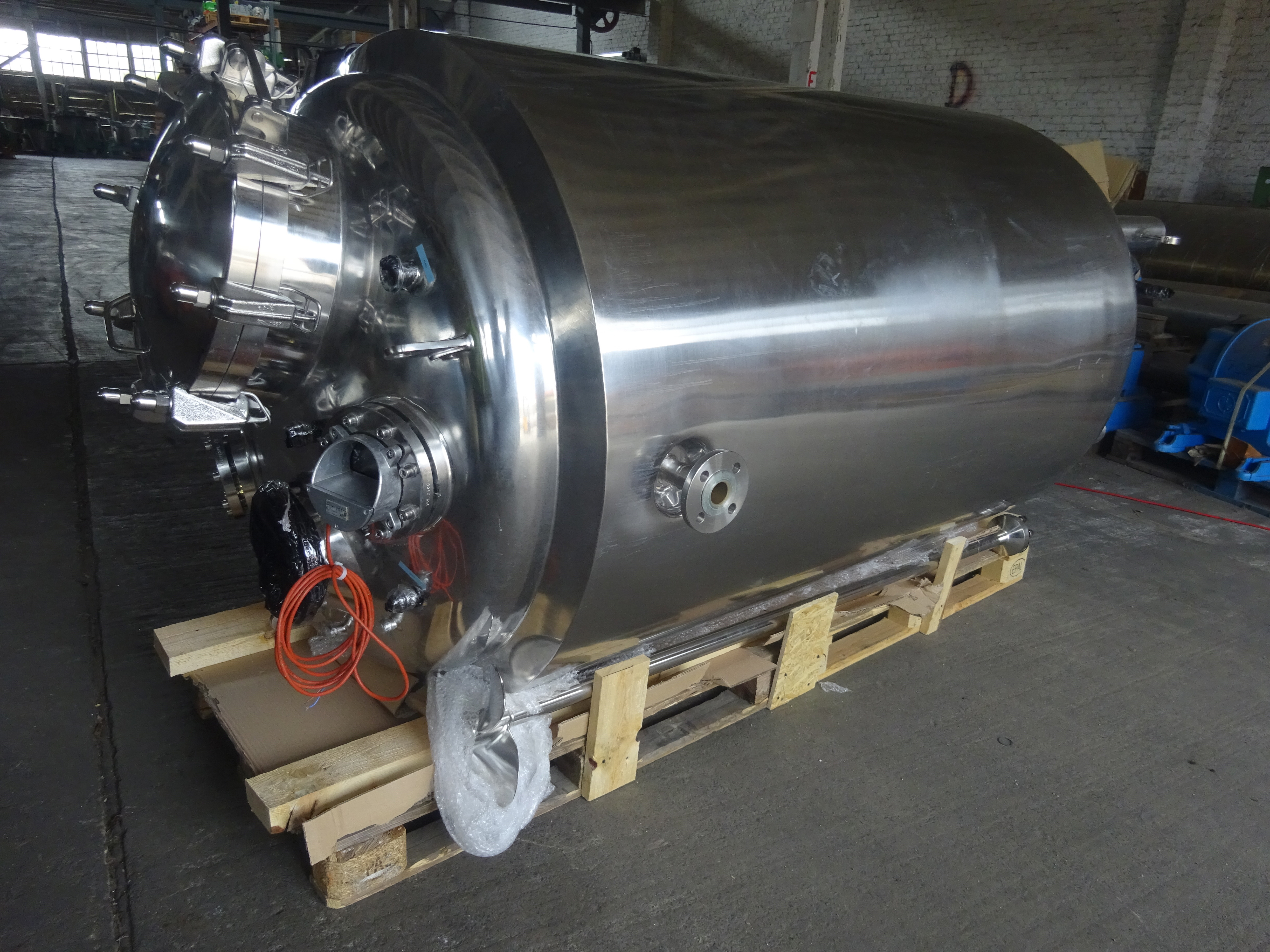 IPP# 239314, 2,100 L (554.8 gallons)  Stainless Steel 316 Batch-Type Agitated Reactor For Sale