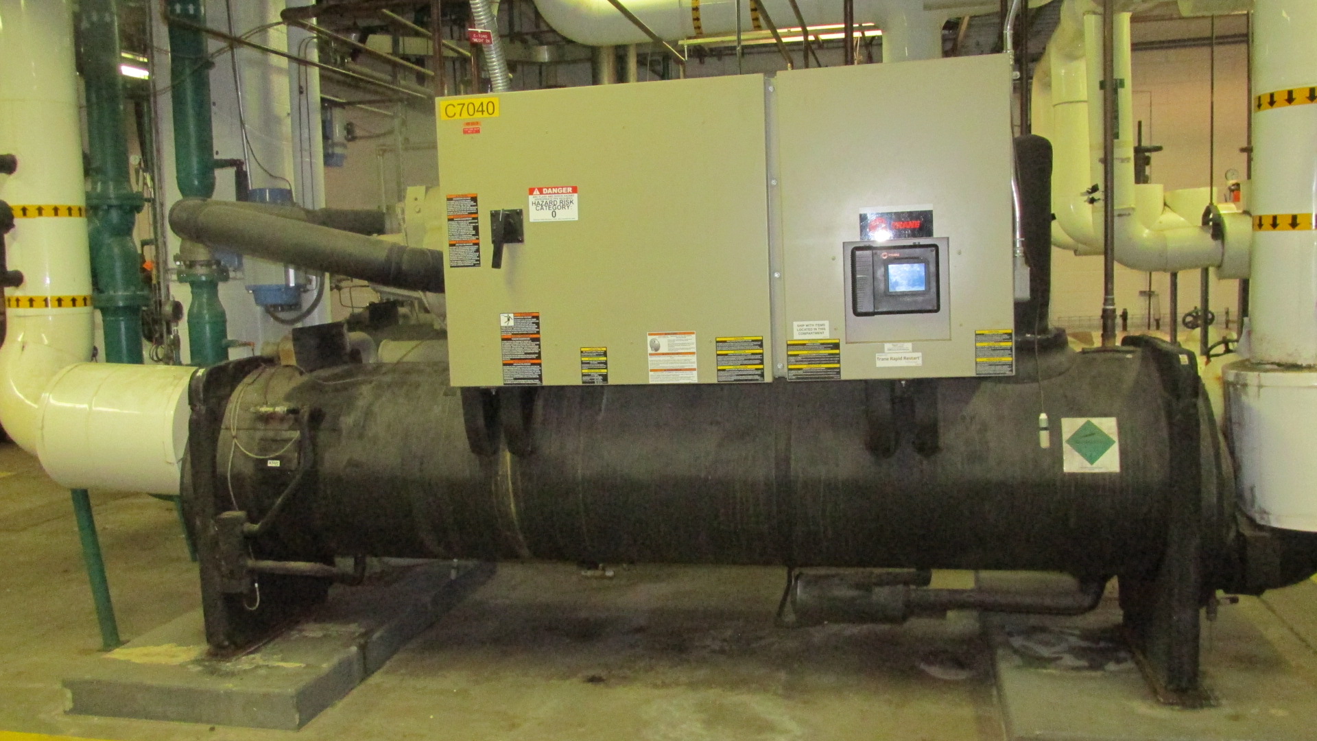 IPP# 233260, 604,790 kcal/h (200 Ref. Ton)  Carbon Steel Compressor Chiller For Sale