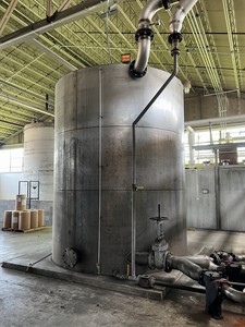 IPP# 233774, 37,854 L (10,000 gallons)  Stainless Steel 304  Tank For Sale