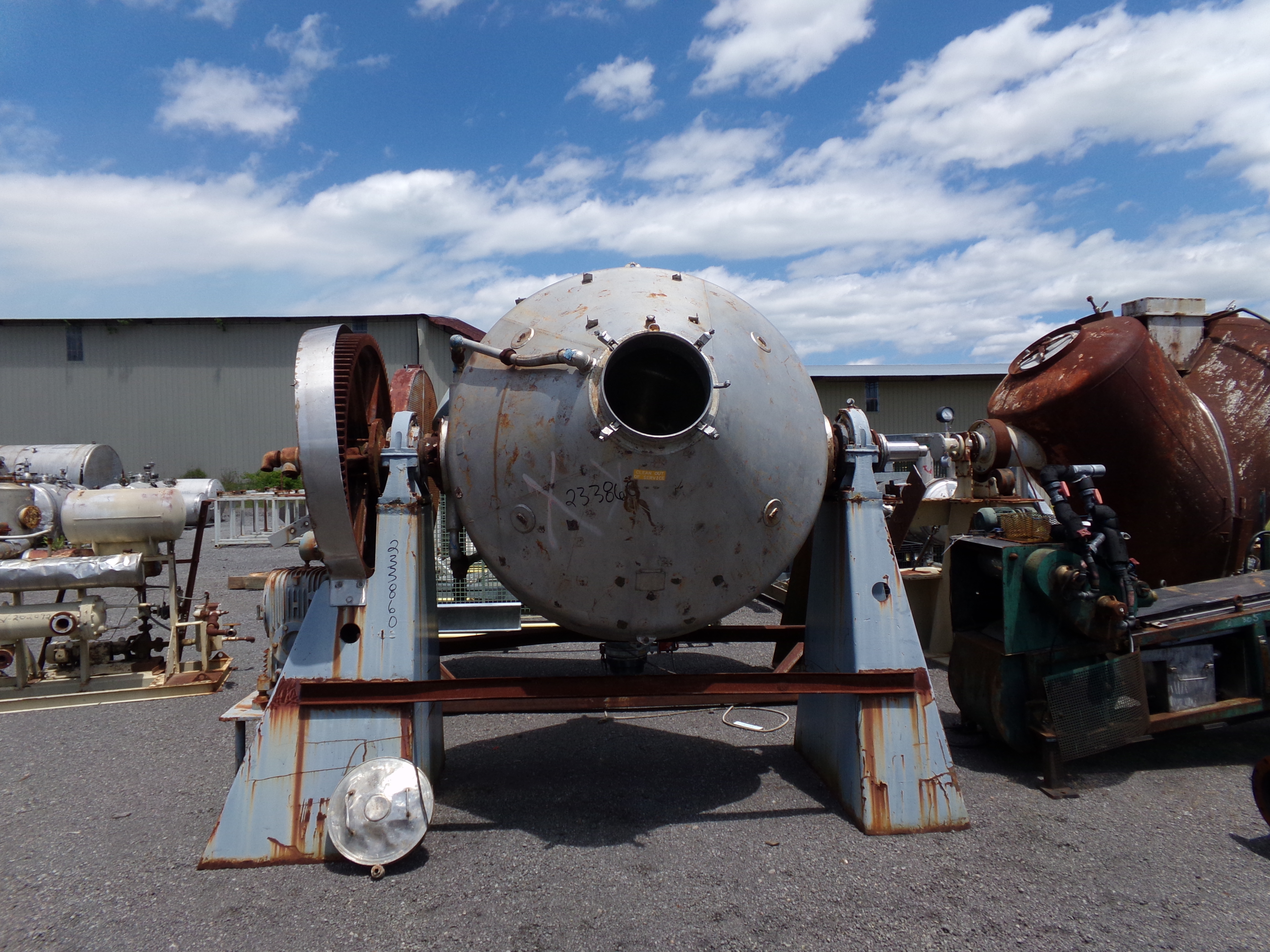 IPP# 233860, 3.8 m3 (133 ft3)  Stainless Steel 316  Dryer-Twin Shell & Double Cone For Sale