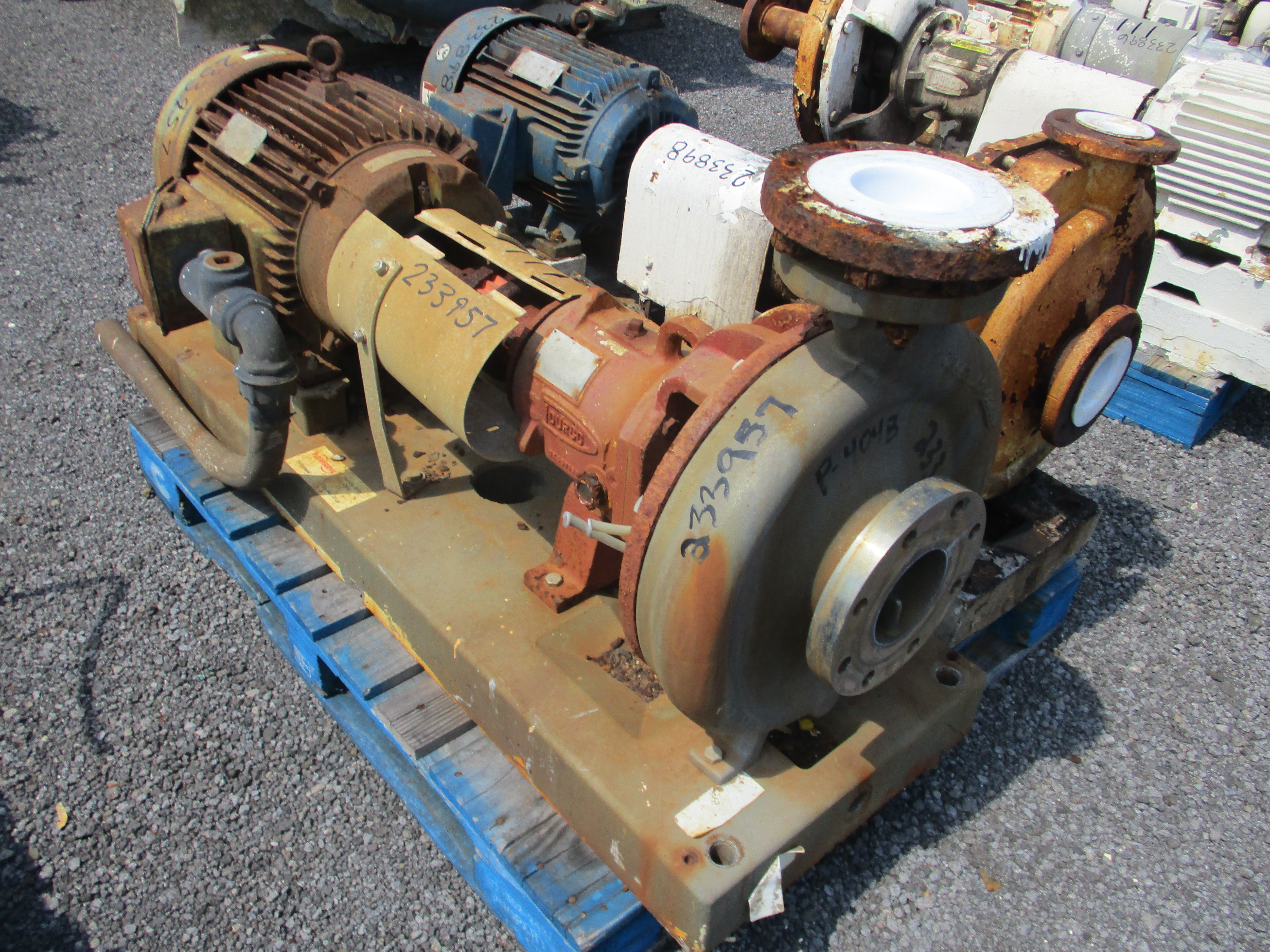 IPP# 233957, 73.8 m3/h (325 GPM)  Titanium Centrifugal Pump For Sale