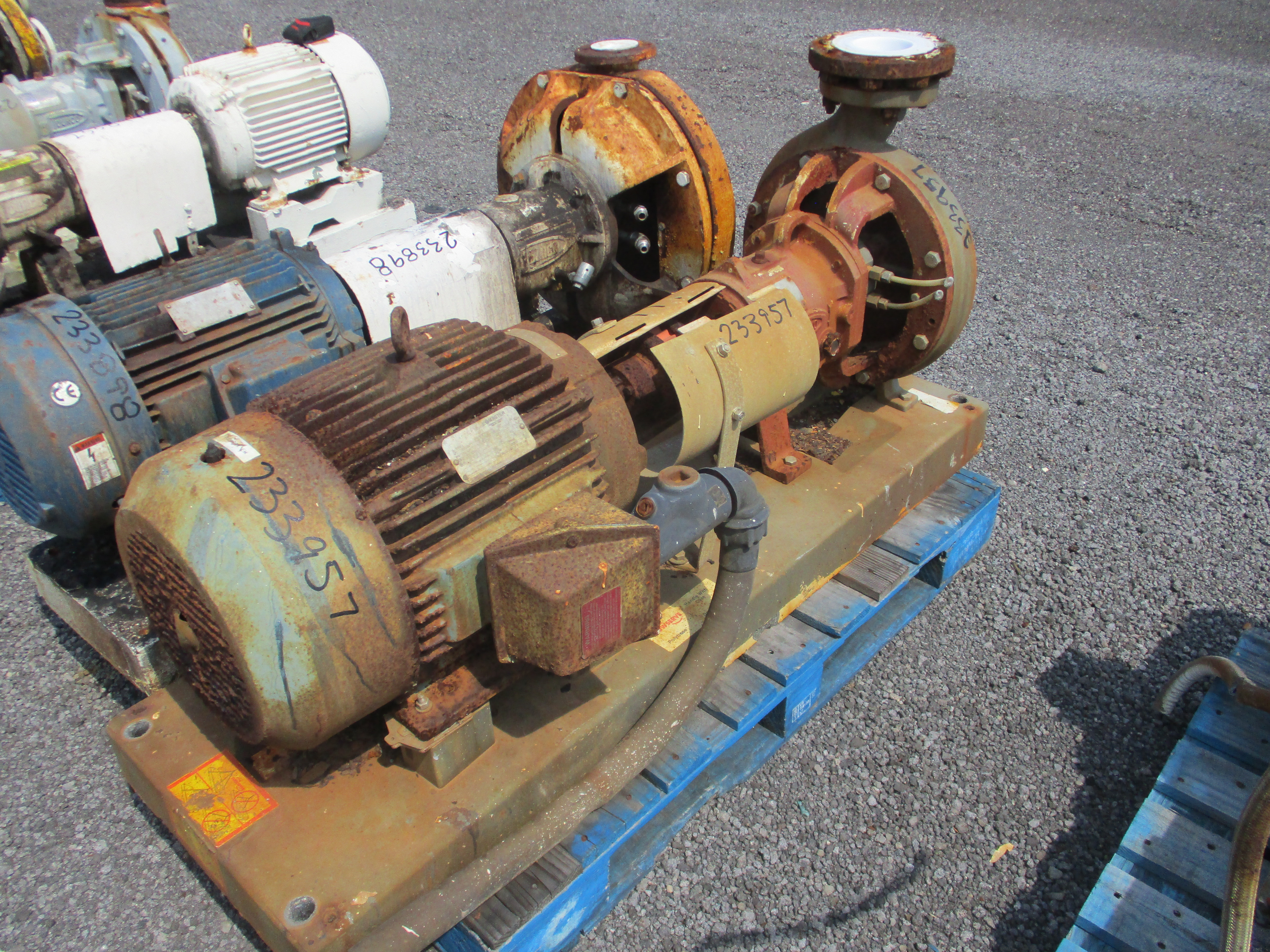 IPP# 233957, 73.8 m3/h (325 GPM)  Titanium Centrifugal Pump For Sale