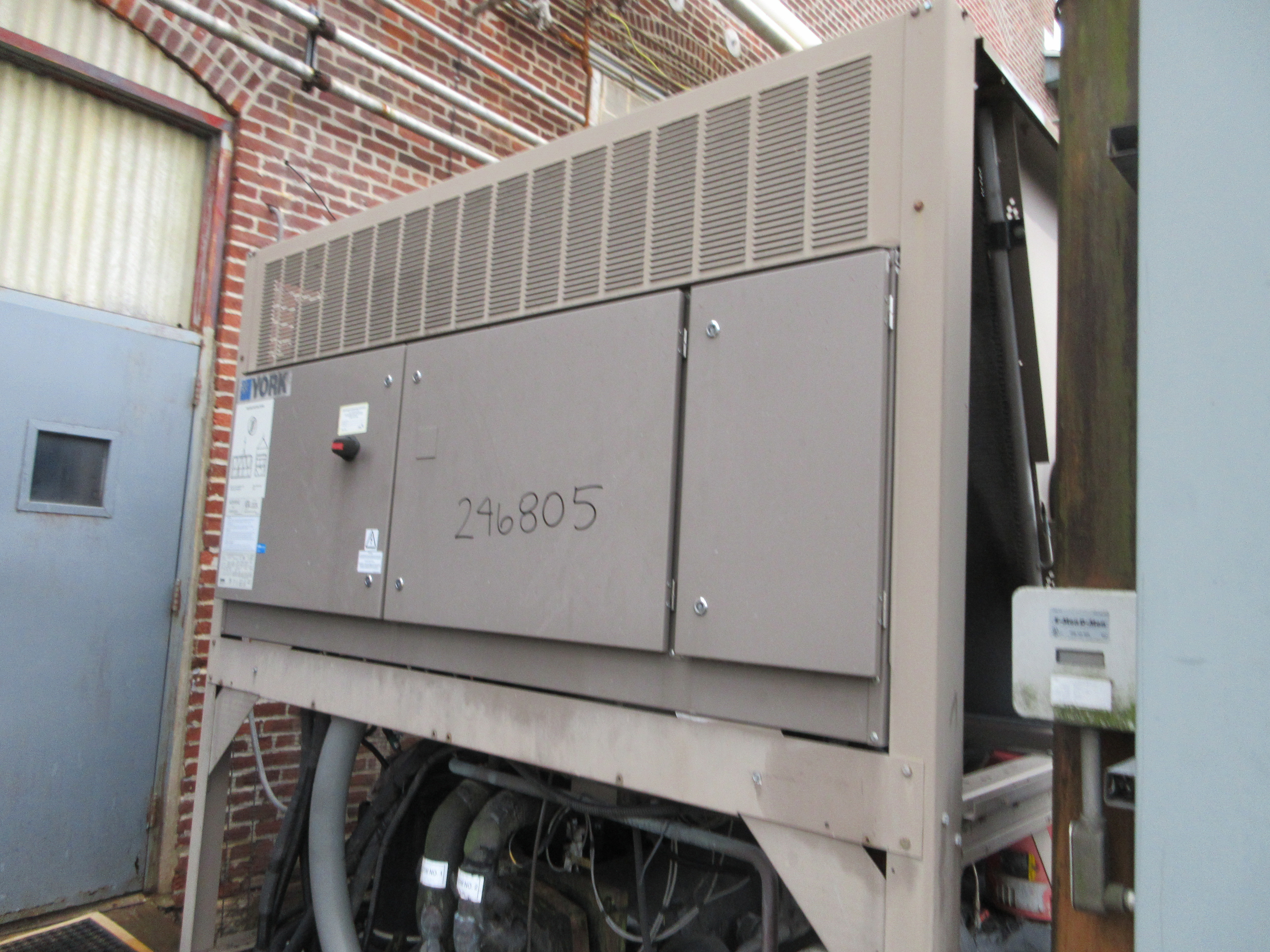 Carbon Steel York YLAA0101HE46 Air Cooled Chiller - IPP# 246805