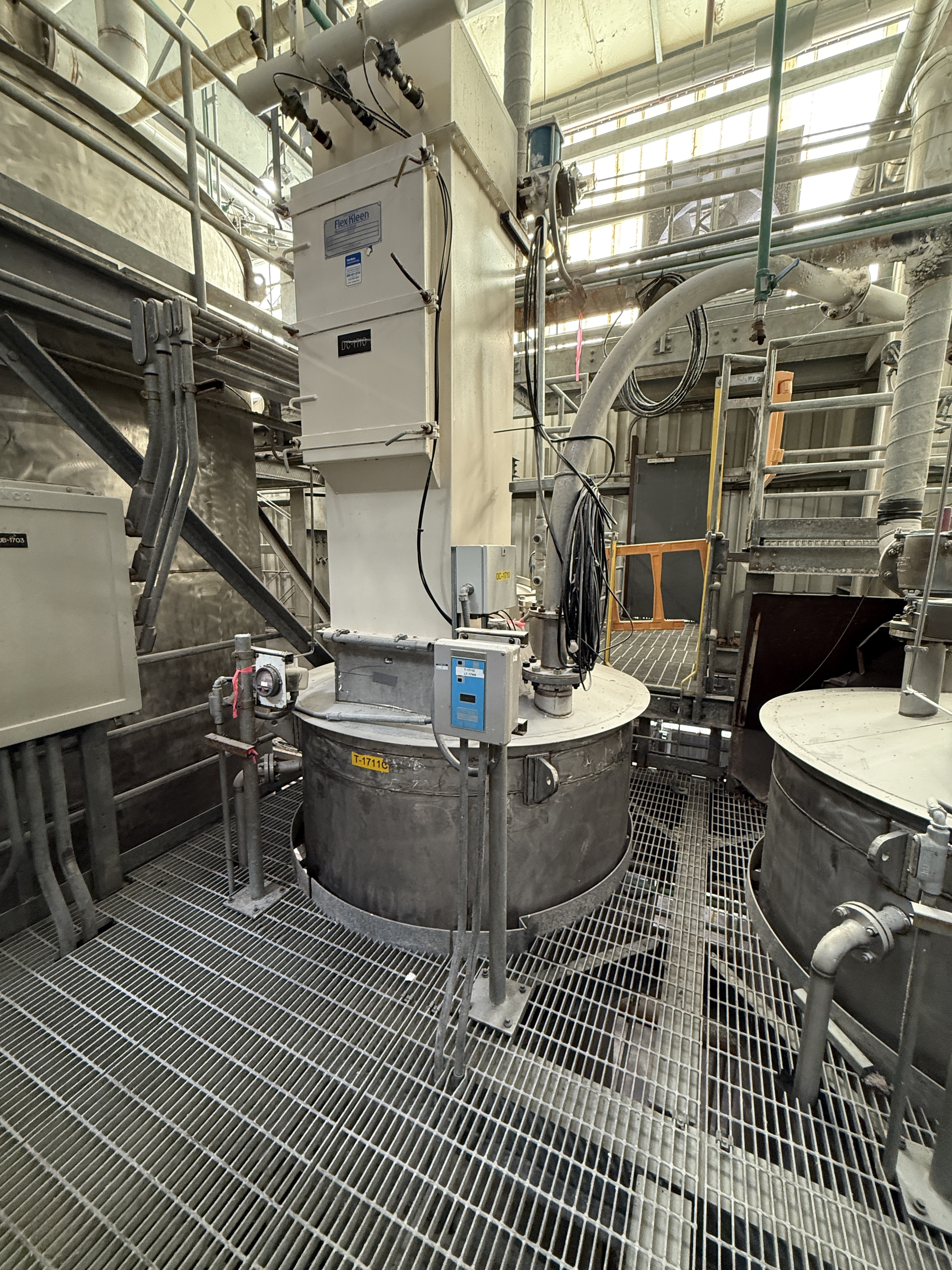 5,900 Gallon Stainless Steel 304 Tank with Dust Collector - IPP# 249009