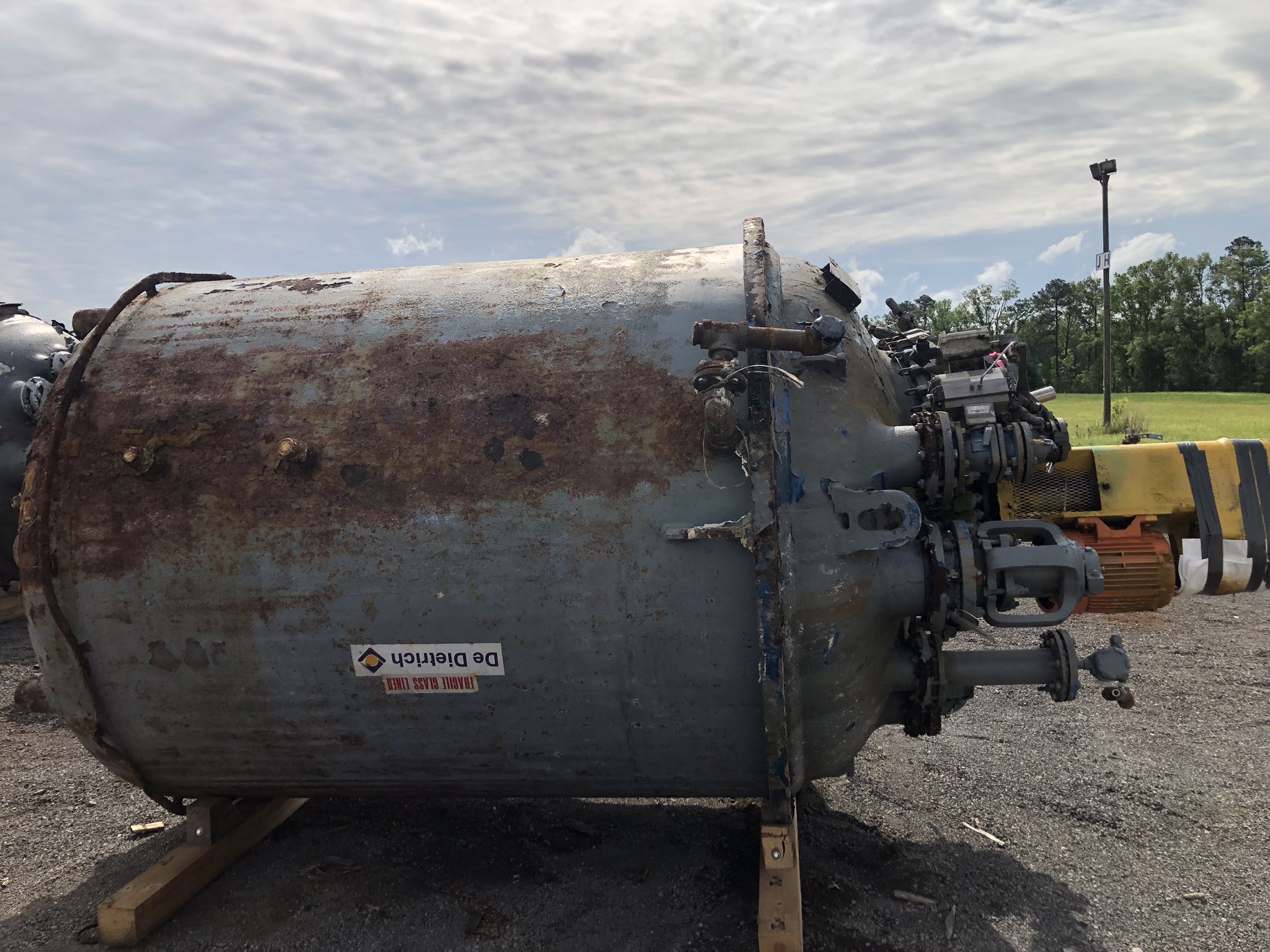 IPP# 241077, 7,571 L (2,000 gallons)  Glasslined Batch-Type Agitated Reactor For Sale