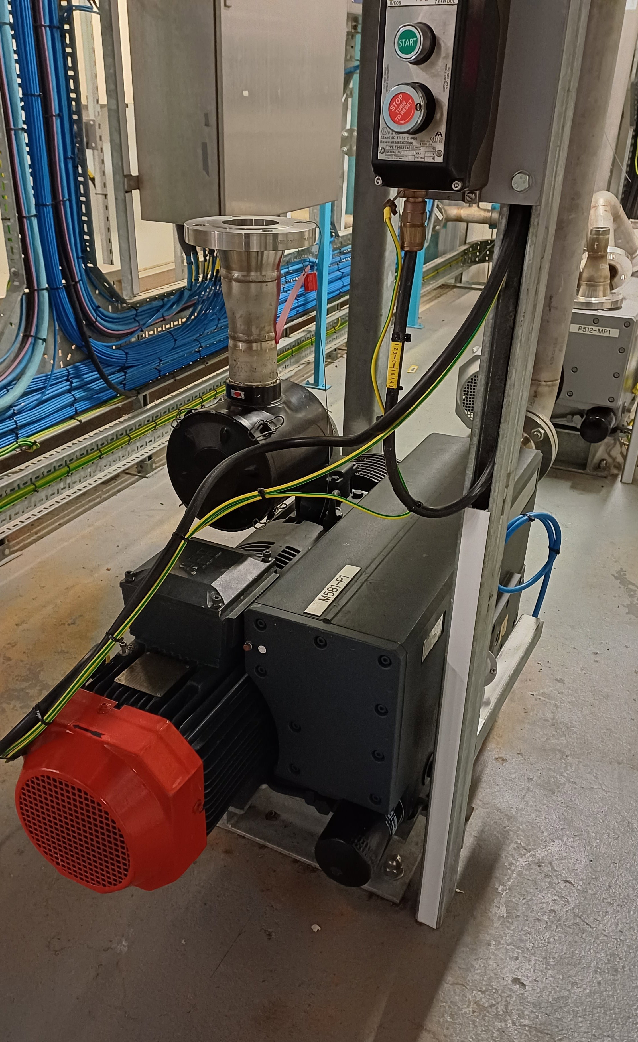 Stainless Steel 316L DEC ISOTUBE isolator glovebox & drum discharge unit with drum tipper drum dumper- Pharma - IPP# 242574
