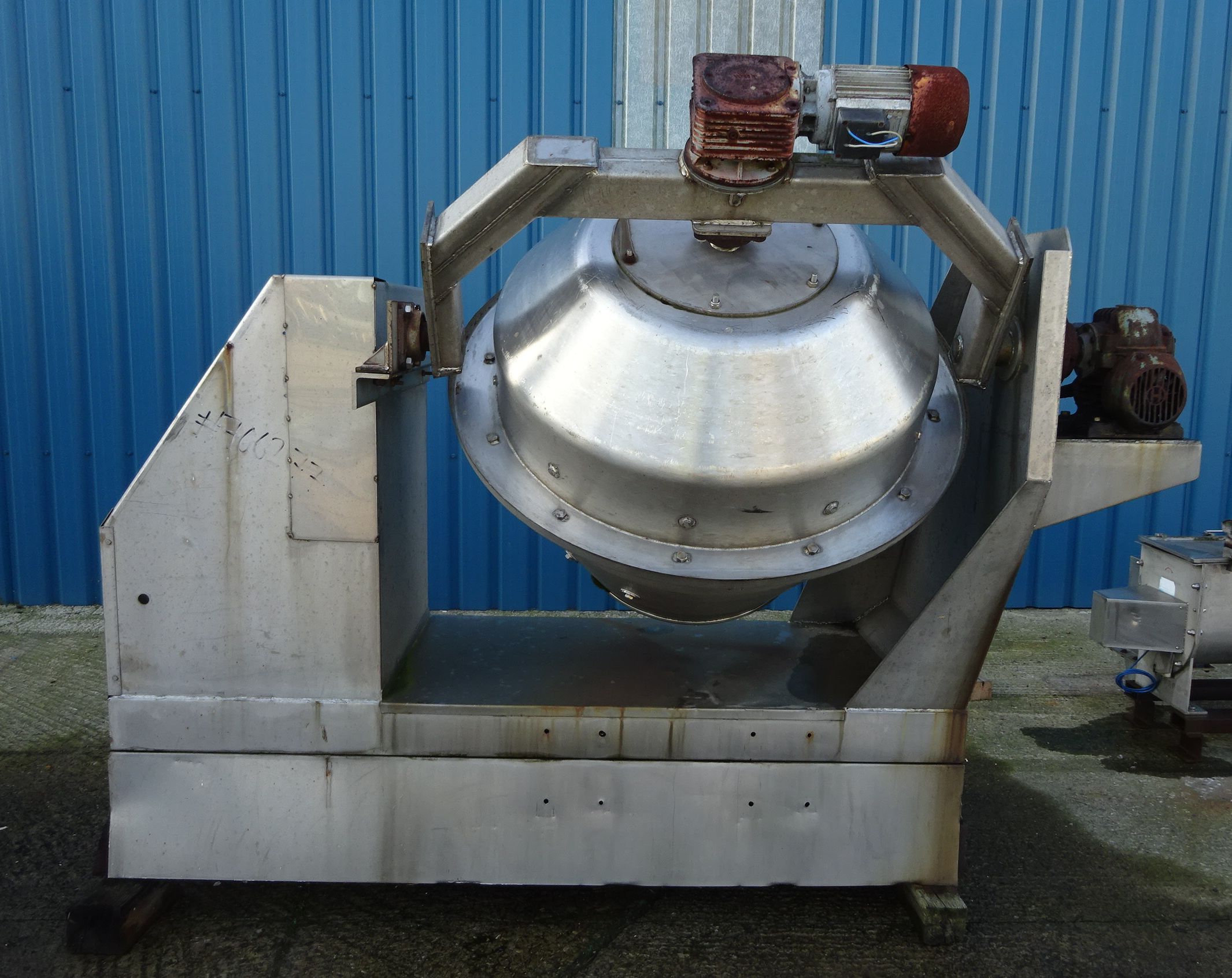 IPP# 706277, 0.5 m3 (17.7 ft3)  Stainless Steel 316  Mixer-Munson and Rotating For Sale