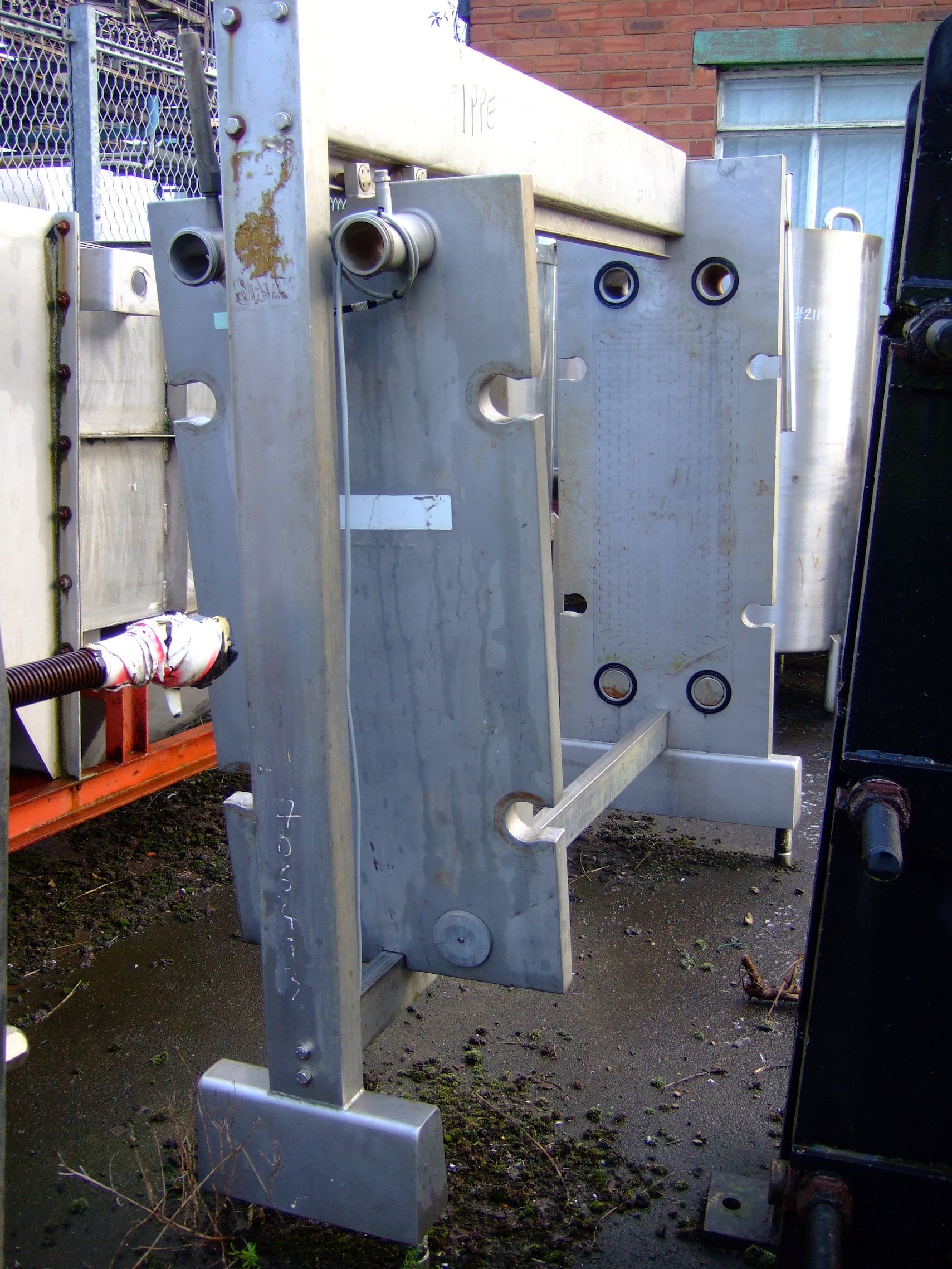 IPP# 706493, 39.9 m² (429.5 ft²)  Stainless Steel 304 Plate and Frame Heat Exchanger For Sale