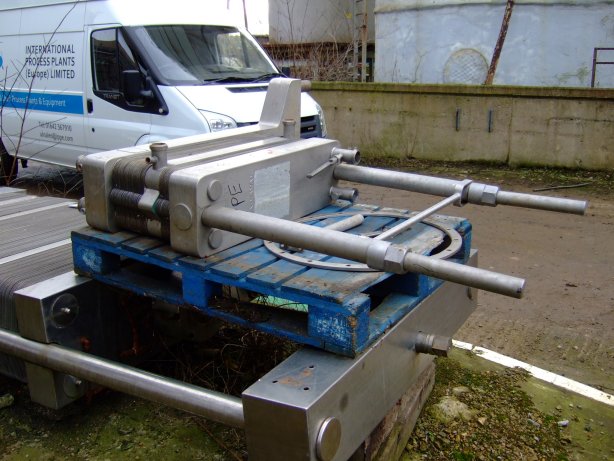 IPP# 706508, 9 m² (96.4 ft²)  Stainless Steel 304 Plate and Frame Heat Exchanger For Sale